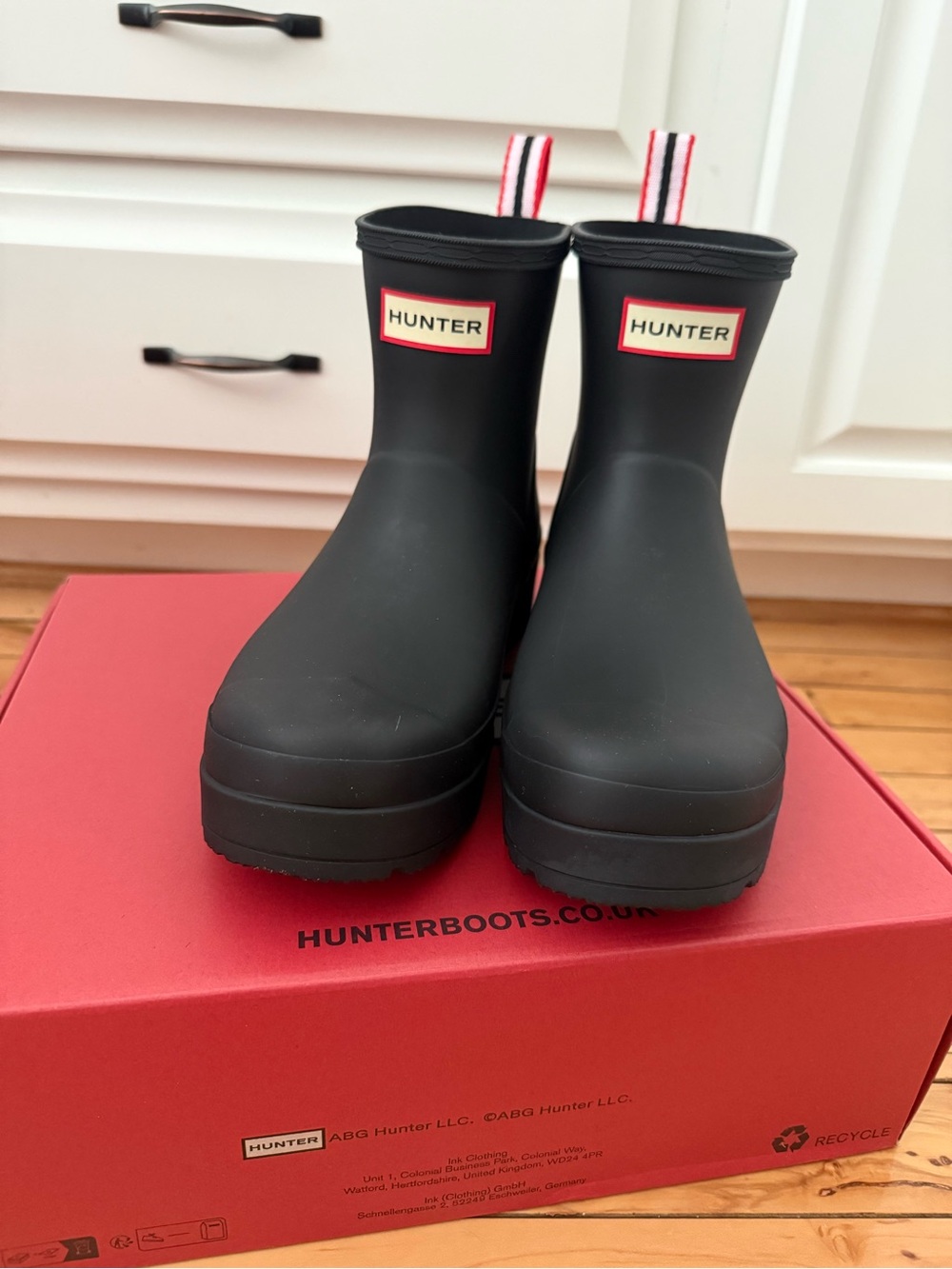 New In Box Hunter Short Boots Black Womens Size 10 Rain Boots Waterproof Rubber